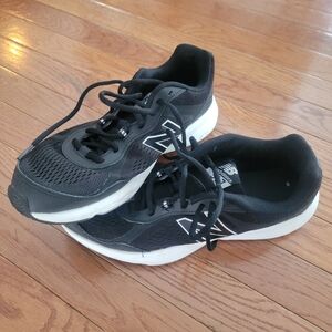 Mens New Balance 517 Cross Training Black / White Running Shoes Size 8.5